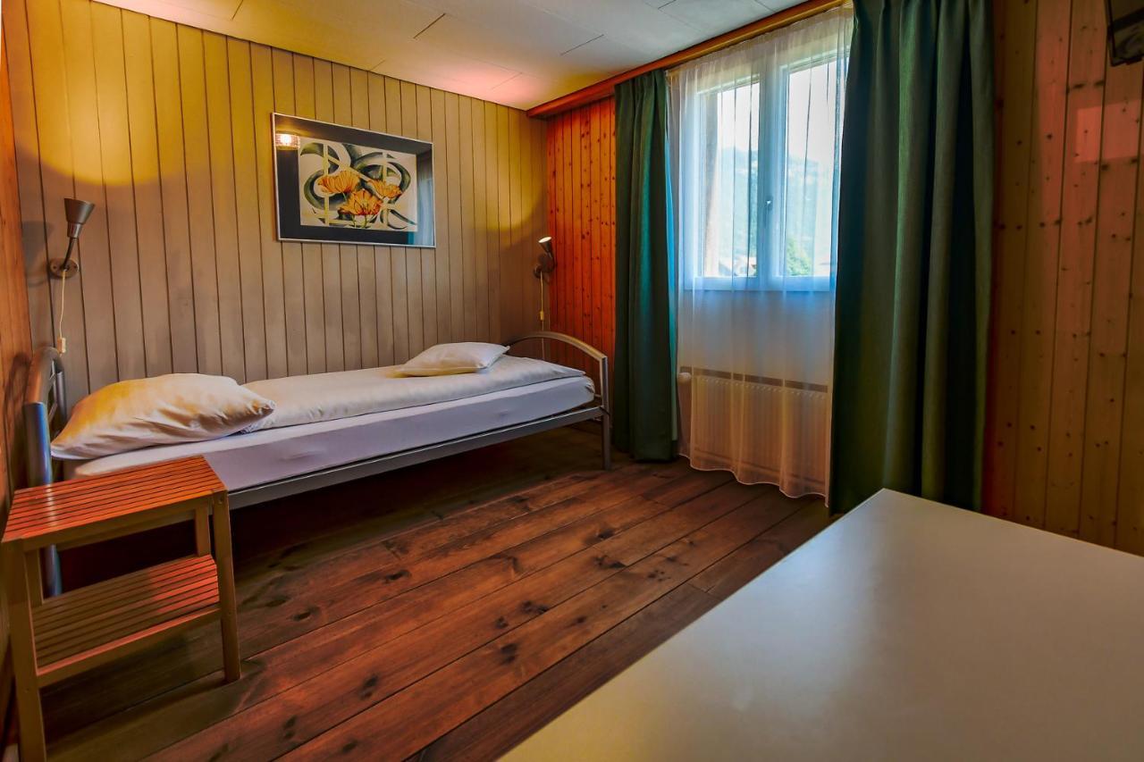 Hotel Tell And Apartments Unterseen Exterior photo