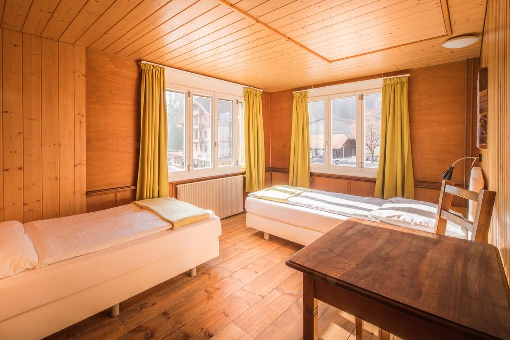Hotel Tell And Apartments Unterseen Exterior photo
