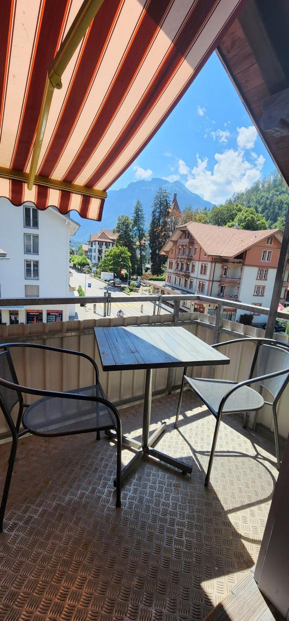 Hotel Tell And Apartments Unterseen Room photo