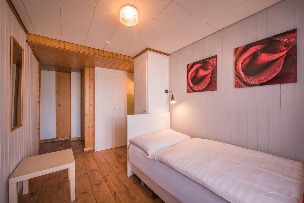 Hotel Tell And Apartments Unterseen Exterior photo
