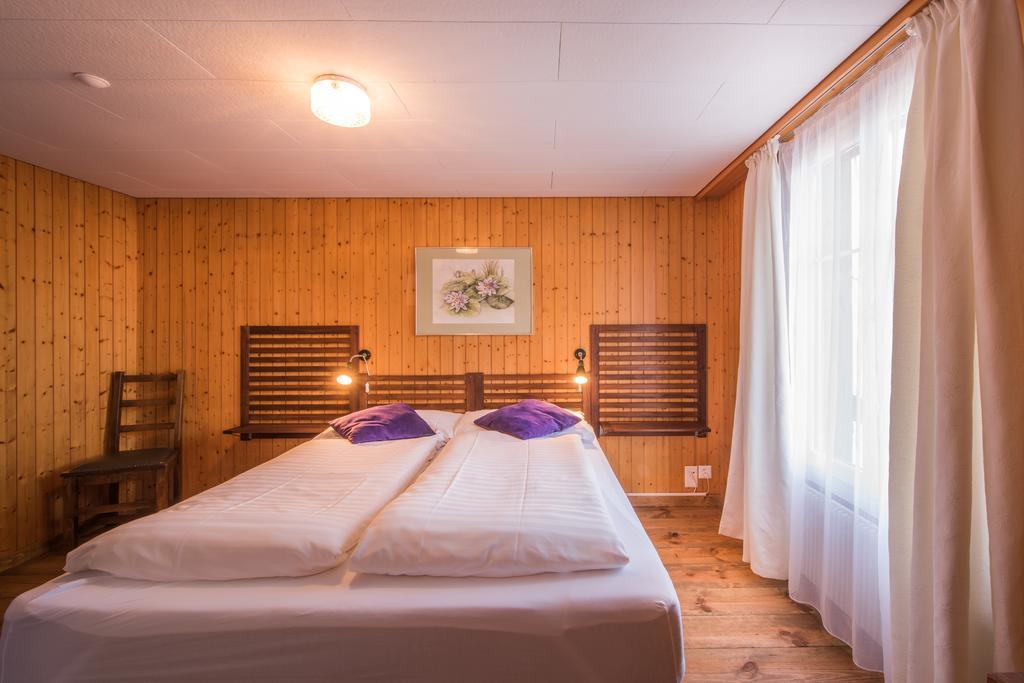 Hotel Tell And Apartments Unterseen Exterior photo