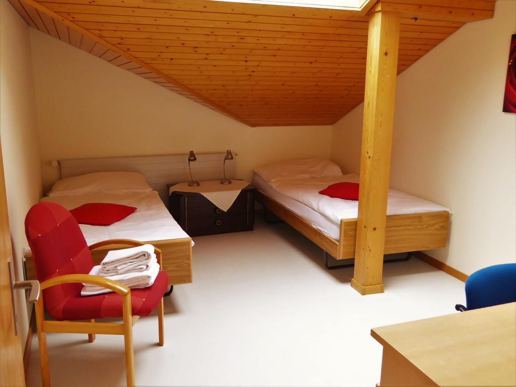 Hotel Tell And Apartments Unterseen Exterior photo